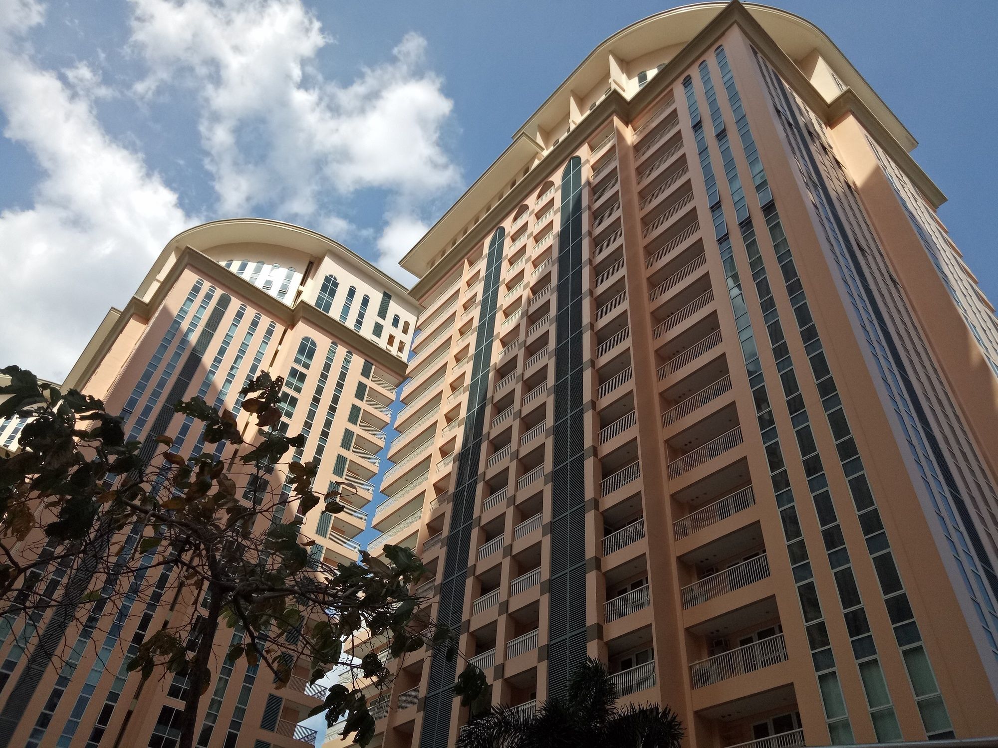 Venice Mckinley Hill Taguig Bgc Екстериор снимка
